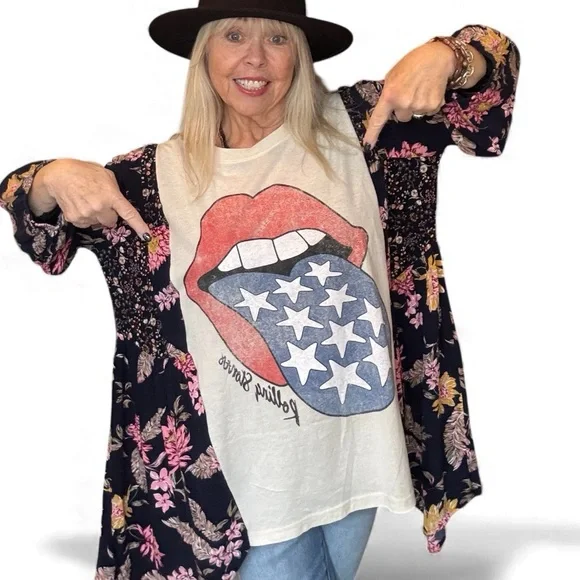 Rolling Stones Upcycle - Picture 7 of 9